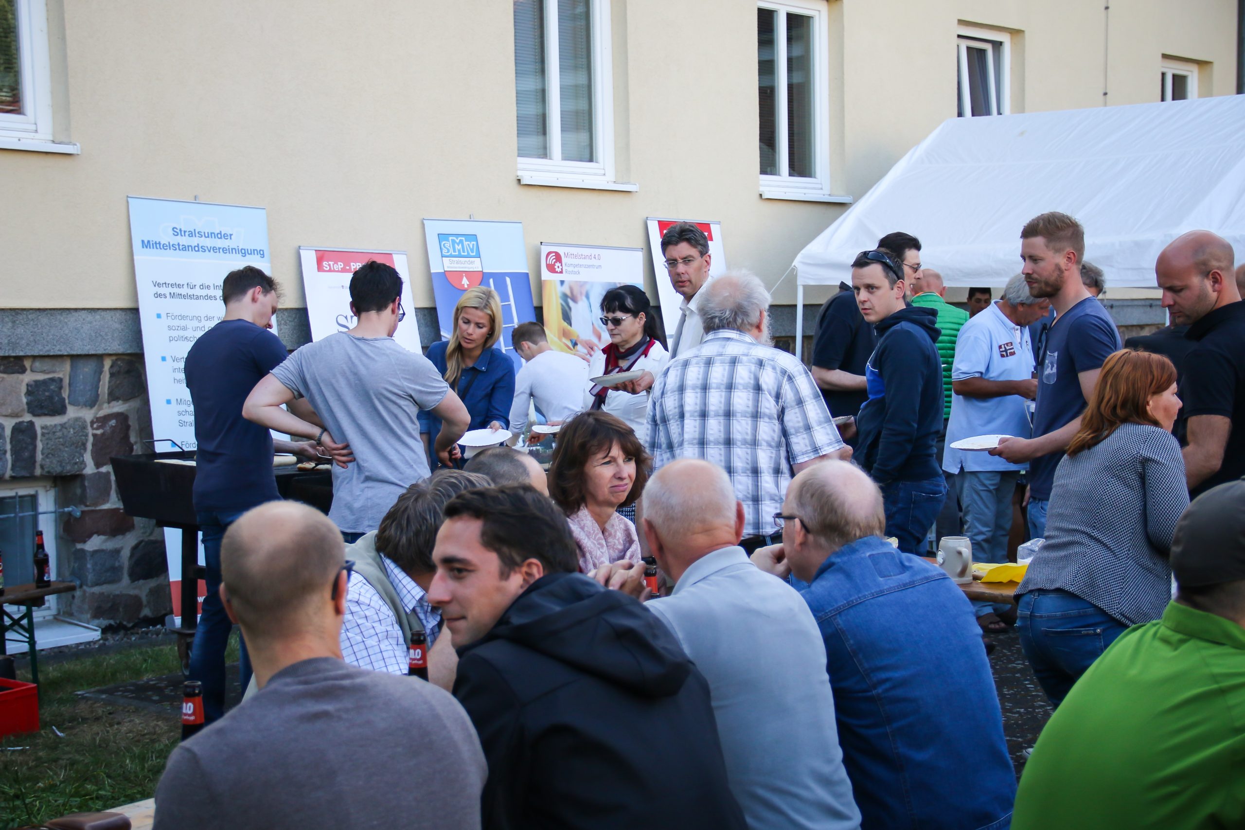 Buffet beim Grillfest